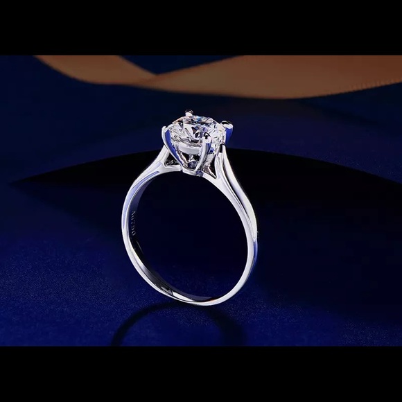 Round Cut Pure Diamond 925 Silver Solitaire Ring - Picture 15 of 16